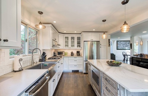 Monterey Casa | Peaceful Lake & Ski Retreat – 5-Min Walk to Beach, Close to 2 Ski Mountains