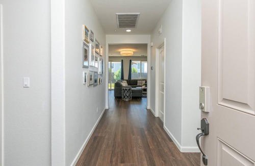 Rancho Cordova Casa | Peaceful & Spacious home complete with Garage