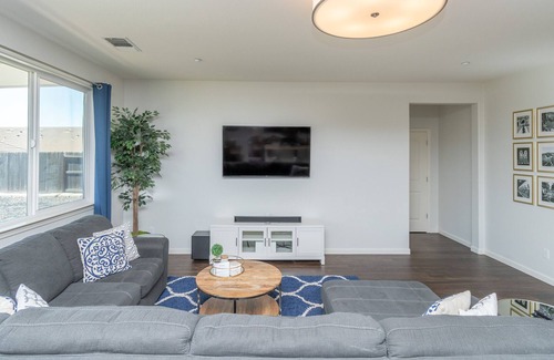 Rancho Cordova Casa | Peaceful & Spacious home complete with Garage