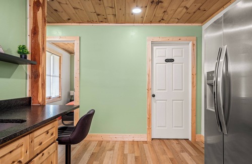Crossville Cabina | Peaceful, Spacious, Charming 4-bedroom cabin fully equipped