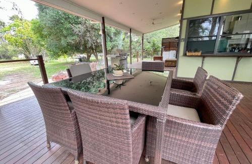 Nudgee Beach Apartamento | Peaceful, spacious hideaway