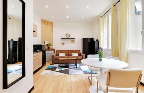 19th Arrondissement Apartamento | Peaceful studio - 2P - Buttes-Chaumont with AC