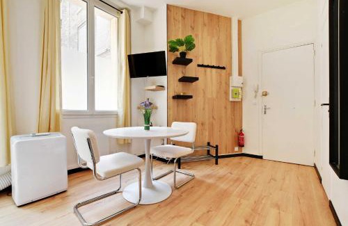 19th Arrondissement Apartamento | Peaceful studio - 2P - Buttes-Chaumont with AC
