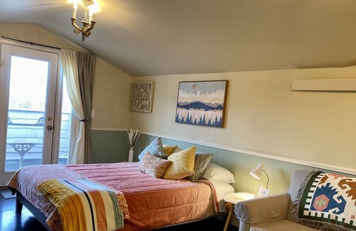 Whitewood Apartamento | Peaceful Studio Apt. in the ❤ of the Black Hills