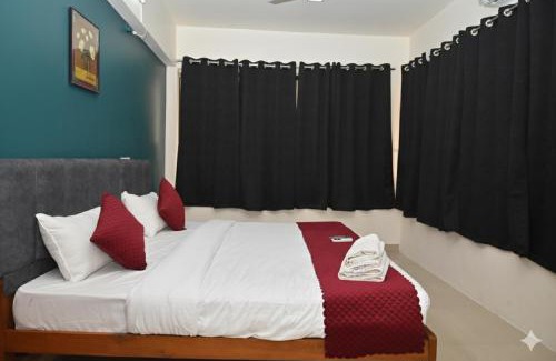 Belapur Hotel | peaceful studio