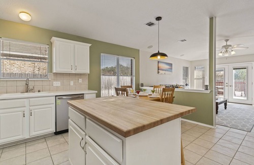 Anderson Mill West Casa | ★Peaceful Suburbs Haven★ | Lush Backyard | ♛Office