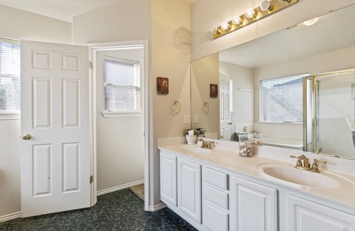 Anderson Mill West Casa | ★Peaceful Suburbs Haven★ | Lush Backyard | ♛Office