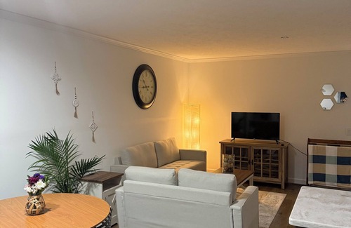 Toledo Casa | Peaceful Trailer - 3BR, 2BA