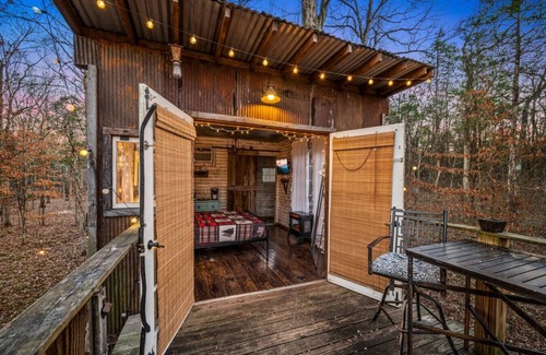 Mount Juliet Cabina | Peaceful Treehouse | Firepit + Grill*Pet Friendly!