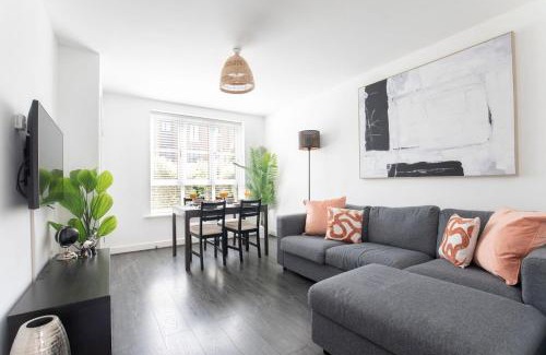 Cheltenham Casa | Peaceful Two Bedroom Two Bathroom Home