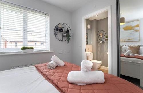 Cheltenham Casa | Peaceful Two Bedroom Two Bathroom Home