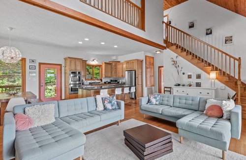 Altamont Casa | Peaceful View- 3 bed 3 bath home near Jonas Ridge. Pet friendly, mountain view, and a fire pit