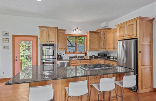 Altamont Casa | Peaceful View- 3 bed 3 bath home near Jonas Ridge. Pet friendly, mountain view, and a fire pit