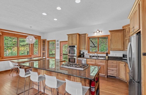 Altamont Casa | Peaceful View- 3 bed 3 bath home near Jonas Ridge. Pet friendly, mountain view, and a fire pit