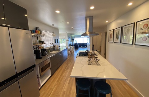 Alki Casa | Peaceful View Home with a Cozy Modern feel walking distance to the beach