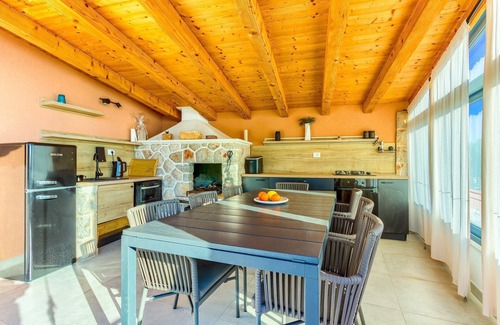 Ivan Dolac Villa | Peaceful Villa Luce di Mare - heated pool sauna