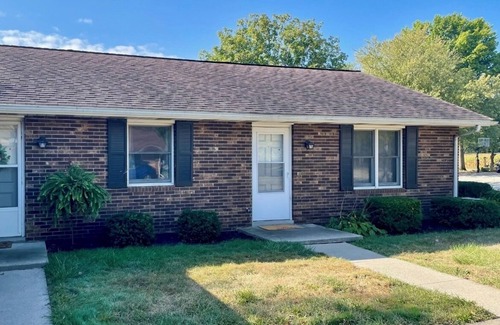 Archbold Condominio | Peaceful, walkable apartment to parks & downtown