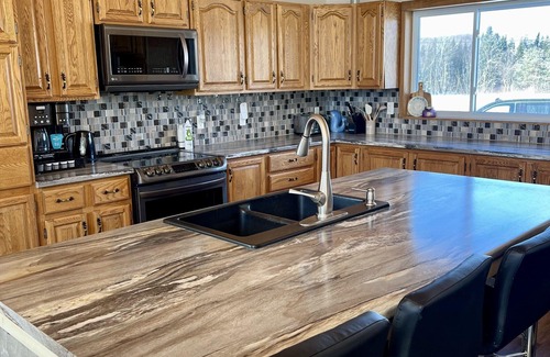 Weslemkoon Cabaña | Peaceful Waterfront Lake House on Weslemkoon Lake