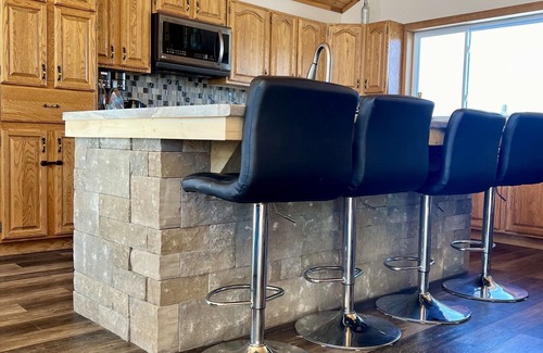 Weslemkoon Cabaña | Peaceful Waterfront Lake House on Weslemkoon Lake