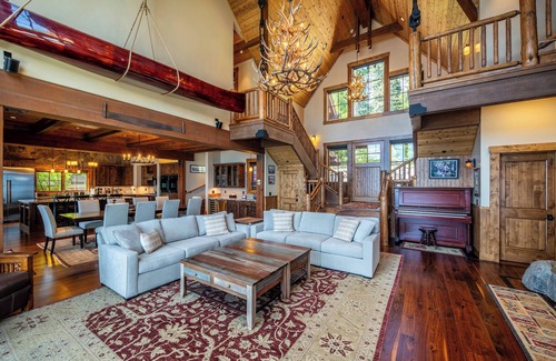 Tahoma Casa | Peaceful Waters by Hauserman Rentals