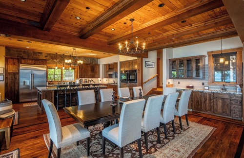 Tahoma Casa | Peaceful Waters by Hauserman Rentals