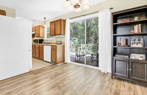 West Columbia Casa | Peaceful West Columbia Get-Away