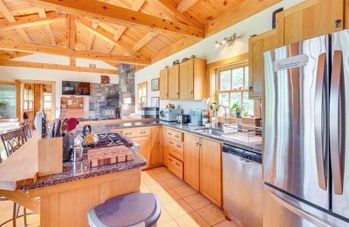 Mac Mahan Casa | Peaceful Wiscasset Retreat w/ Deck & Bay Views!