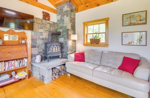 Mac Mahan Casa | Peaceful Wiscasset Retreat w/ Deck & Bay Views!