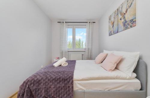 Krzyki Apartamento | Peaceful Wrocław Apartment for 4 Guests with Balcony by Noclegi Renters