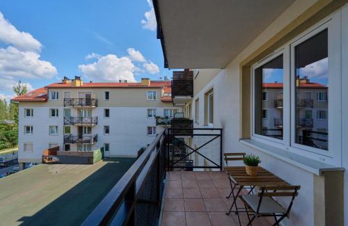 Krzyki Apartamento | Peaceful Wrocław Apartment for 4 Guests with Balcony by Noclegi Renters