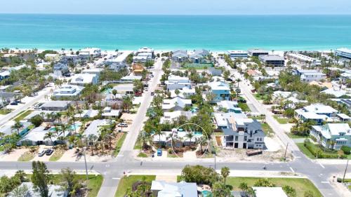 Holmes Beach Casa | Peach Bellini