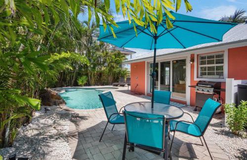 Holmes Beach Casa | Peach Bellini