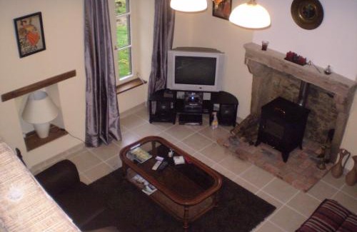 La Foret-sur-Sevre Casa | Peach Cottage
