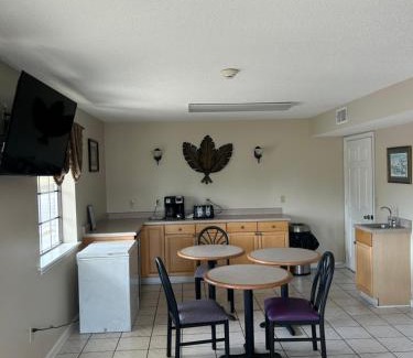 St. George Hotel | peach tree inn