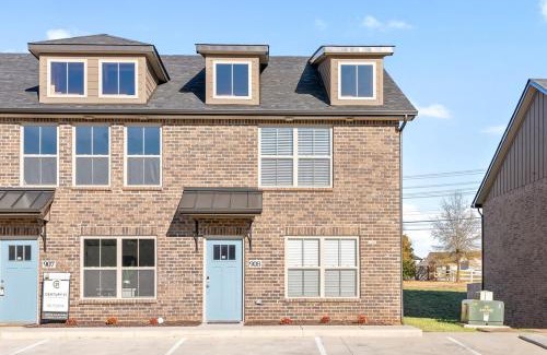 Clarksville Casa | Peachers Place Townhomes (1000 Henry Place Blvd, #908) Close to Ft. Campbell