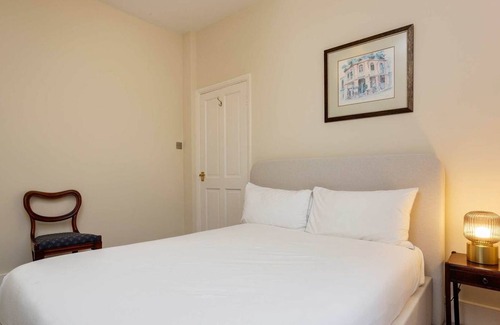 Ferndale Casa | Peaches and Cream, by Veeve