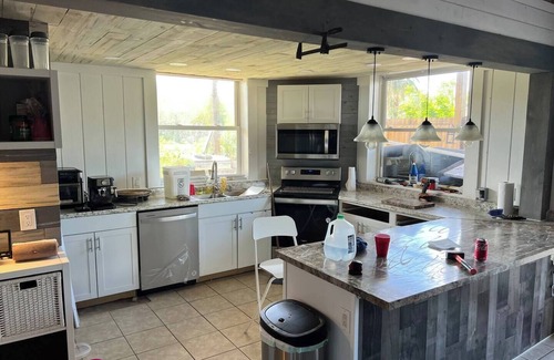 Laurel Casa | Peachland getaway with pool and tiki bar.