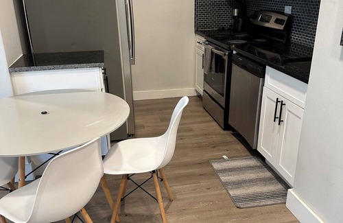 SoNo Apartamento | Peachtree towers Newly renovated Condo