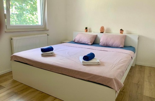 Bezigrad District Casa | Peachy house Bežigrad