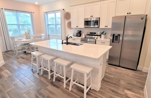 West Kissimmee Cabaña | "Peachy Keen" 3BD Pool & Spa Cottage Near Disney