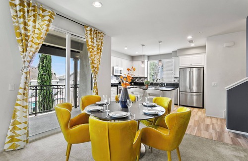 Mira Loma Condominio | Peacock Court Sanctuary Elegant 3BR Home in Eastvale, CA 30-Day Min Stay #42123