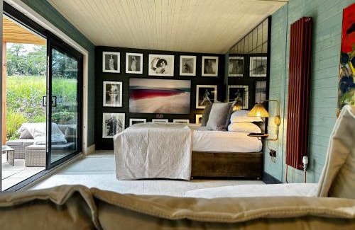 Alport Casa | Peak District Romantic Retreat Outdoor Japanese Whirlpool bath