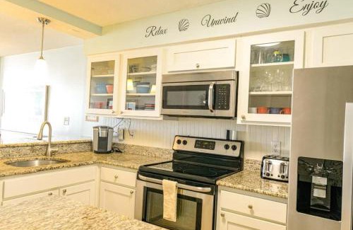 Windy Hill Casa | Peak Paradise 3 BR Oceanfront Summit Condo w Pool