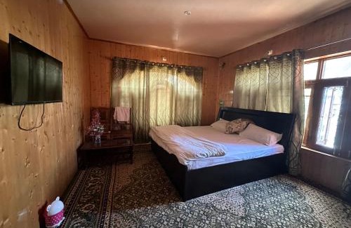Gulmarg Casa | Peak View Guest House Gurez