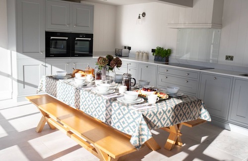 Hopton Casa | PeakDistrict Derbyshire luxury Cottage/Barn Carsington Lake views superfastWiFi