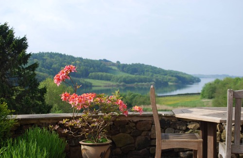 Hopton Casa | PeakDistrict Derbyshire luxury Cottage/Barn Carsington Lake views superfastWiFi