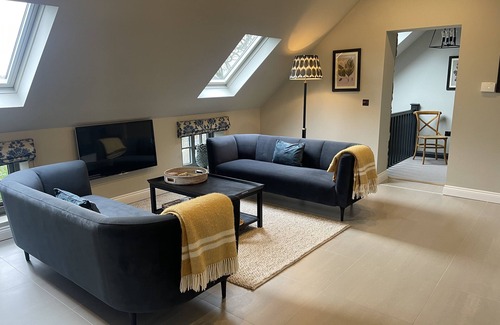 Hopton Casa | PeakDistrict Derbyshire luxury Cottage/Barn Carsington Lake views superfastWiFi