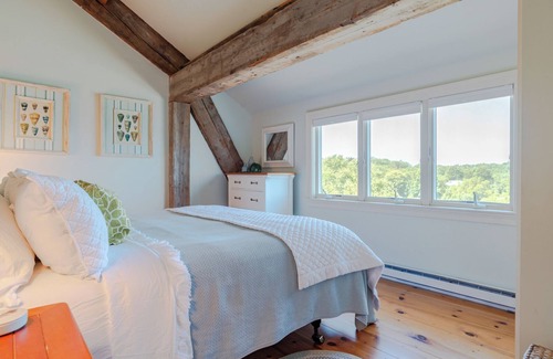 Peaks Island Casa | Peaks Island Oceanfront Escape with Private Pool