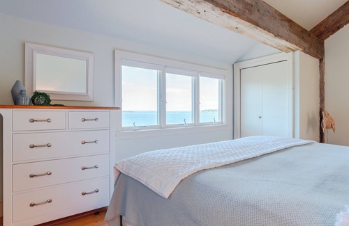 Peaks Island Casa | Peaks Island Oceanfront Escape with Private Pool