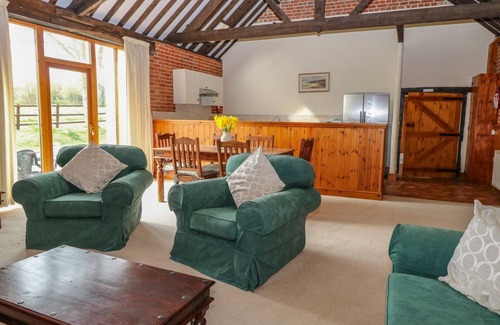Foxley Casa | PEAR TREE, family friendly, with a garden in Wood Norton